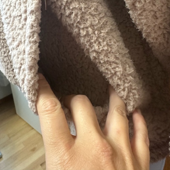 American Eagle women’s hoodie - Picture 2 of 7